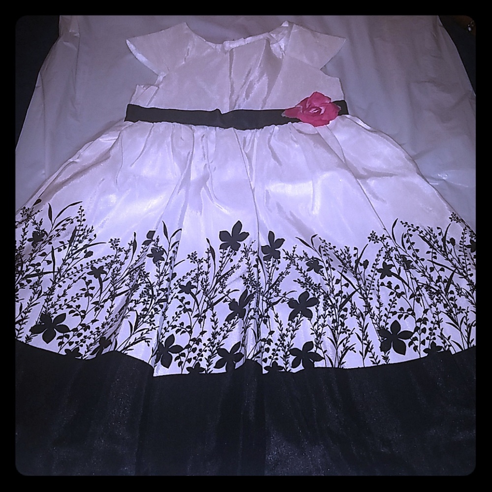 Girls black and white dress